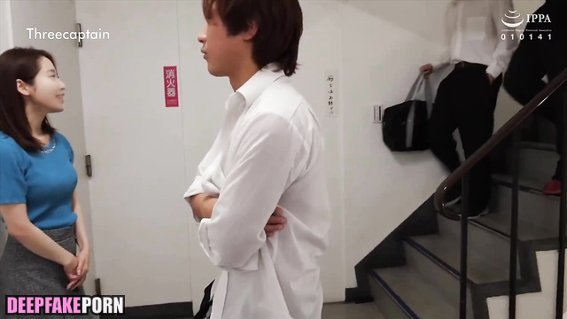 Teacher Song Ji-hyo gives a blowjob at the university (송지효 섹스 장면) [PREMIUM]