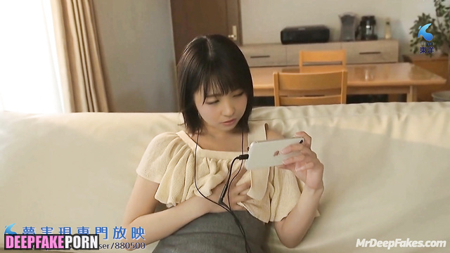 Mariko Shinoda masturbated on chat with friend / 篠田 麻里子 ディープフェイク