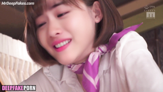 Satomi Ishihara adores tuching men nipples / 石原 さとみ ディープフェイク