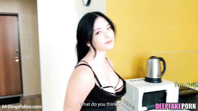 Cute babe Yang Chaoyue got enjoy from footjob / 杨超越 深度伪造视频