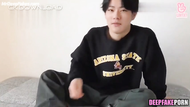 Jungwon face swap - boy jerked off on webcam / エンハイフン 顔を変える