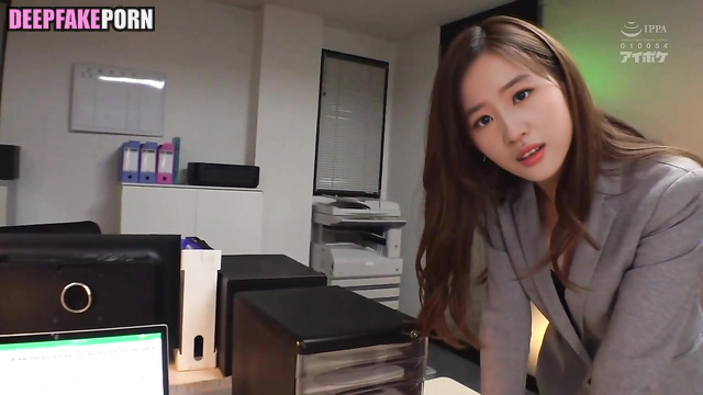 Sexy boss 假色情片 Liu Yifei fake porn asks me to stay after work 刘亦菲 [PREMIUM]