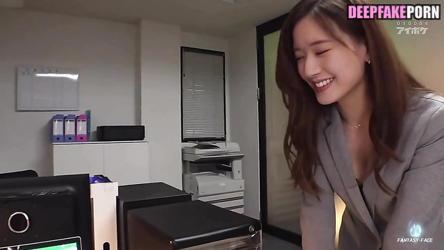 智能換臉 Deepfake office sexual games with Zhao Lusi/赵露思 doing blowjob