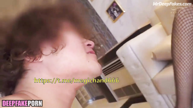 Tang Yixin picked up a guy and dominanced on him - ai / 唐艺昕 真假的