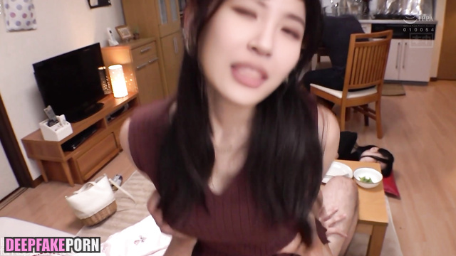 SUNMI seduces a guy right at the dinner table, sex scene (이선미 원더걸스) [PREMIUM]