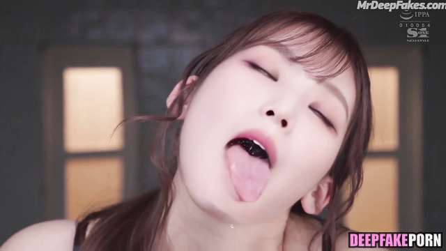 Sexy asian bitch Karina kissed so hot with stranger / 카리나 에스파 ai scenes