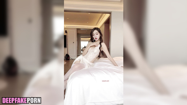 Hot brunette Guan Xiaotong showing perfect body, ai / 关晓彤 成人视频 [PREMIUM]