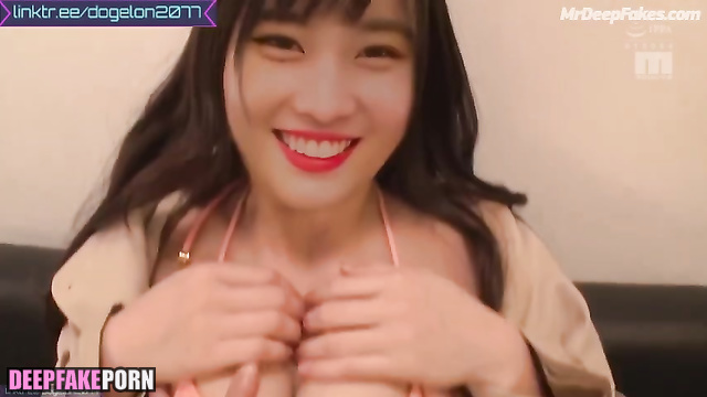 Momo トゥワイス shows what a sexy body under coat TWICE ディープフェイク deepfake