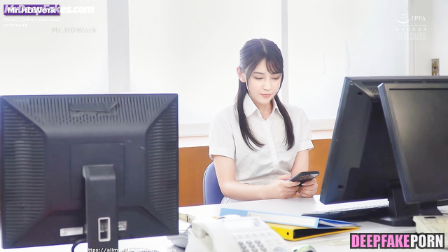 MOMOLAND 韓国語 Korean star Nancy モモランド entertains me with pussy at work