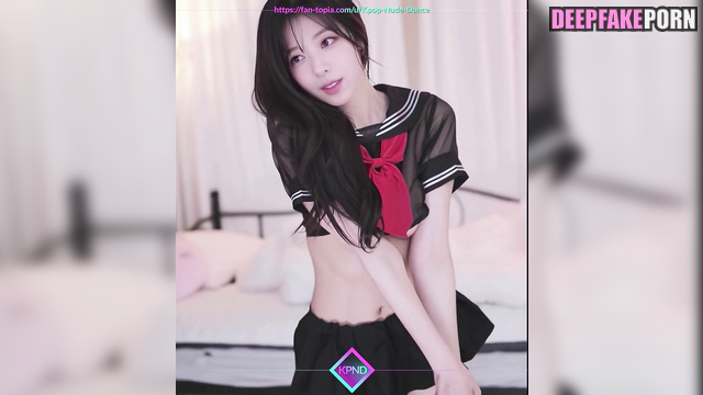 Pretty brunette enjoying own erotic dance (유나 있지) Yuna fakeapp [PREMIUM]