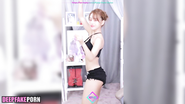 Babe dancing with funny music, Minji solo fakeapp ニュージーンズ 本物の偽物 [PREMIUM]