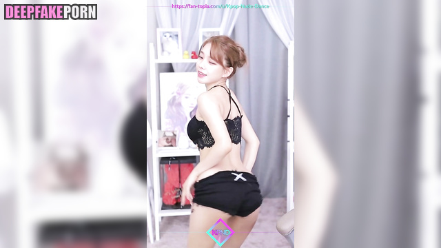 Sexy dancing without complexes / Karina solo ai scene [PREMIUM]