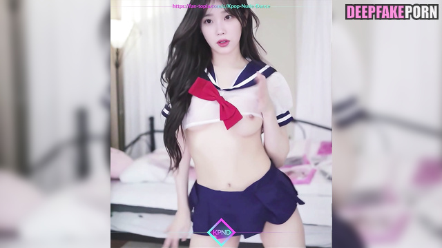 섹시한 아이돌 Sexy idol IU 아이유 bought sexy costume to make you amazed by her [PREMIUM]