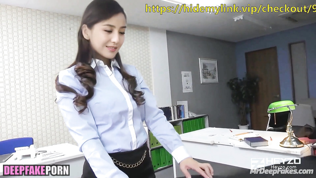 Chinese 中国人 star Tong Liya 佟丽娅 is sex coach and gives practice lesson