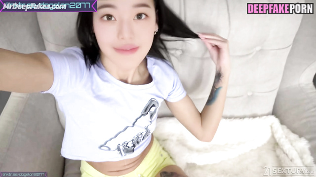 Wonyoung shows off her sexy body to her subscribers on camera アイヴ セックス