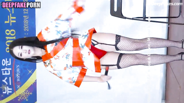 Fake Peng Liyuan in erotic costume is dancing on stage // 彭丽媛 智能換臉