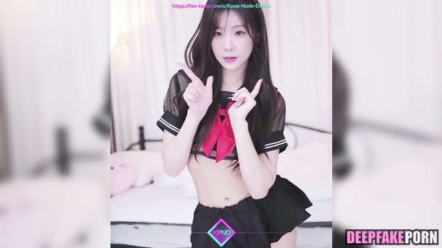 少女時代 SNSD Korean idol Taeyeon 韓国語 is almost naked teasing in dance [PREMIUM]