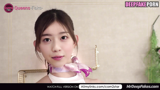 Skinny babe making hot erotic massage, ai Nanase Nishino (西野七瀬 乃木坂46)