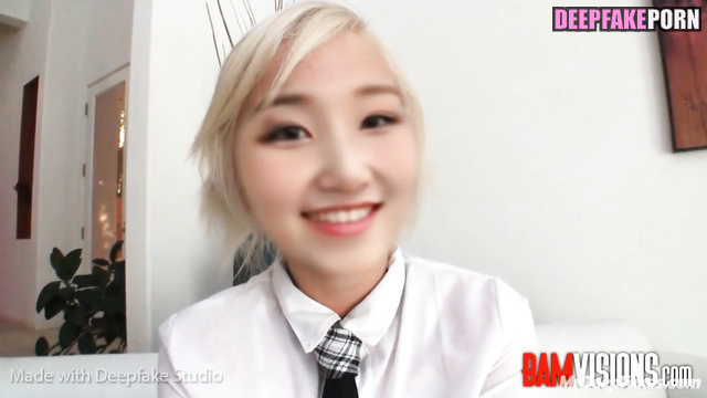 Dirty blonde Shana enjoys objects in her ass, real fake / 노나카 샤나 라필루스