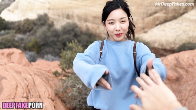 Fake Jiwoo fucked with driver for free drive (지우 엔믹스)