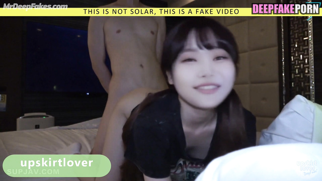 Skinny girl is ready for fuck all night - Solar celebrity sex / 솔라 마마무