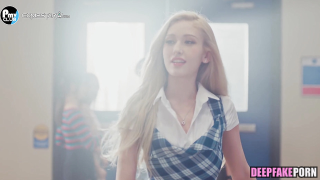 Blonde enjoying big cock in mouth, Somi (전소미 아이오아이) face swap [PREMIUM]