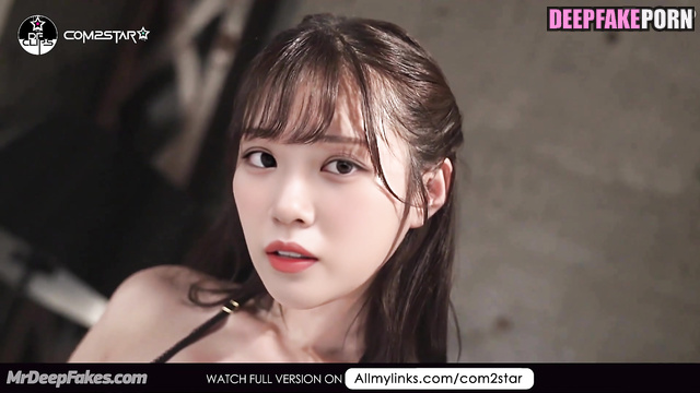 She watching them hot prelude in wet floor / fake Chaewon / アイズワン 本物の偽物