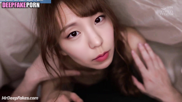 Harmless kissing under sheets / Yeji ITZY face swap / 예지 섹스 테이프