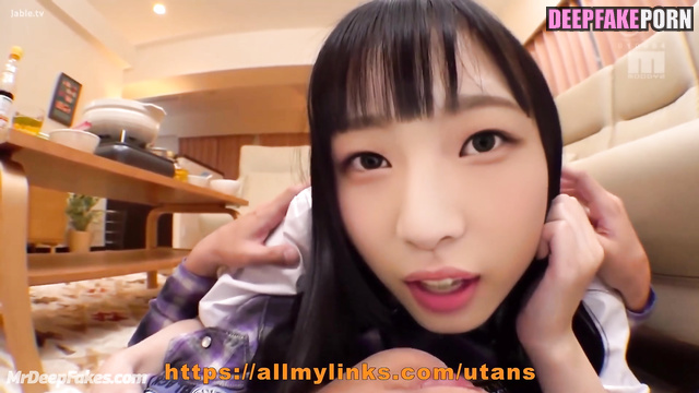 Korean schoolgirl Minji sucking your tongue and cock // ニュージーンズ 本物の偽物