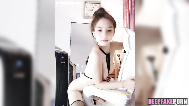 Naked girl dancing hot for subscribers // Wang Bingbing (王冰冰 真假) fakeapp