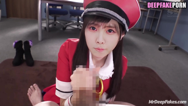 Babe in strict uniform making amazing handjob / fakeapp Liyuu (黎狱 真假)