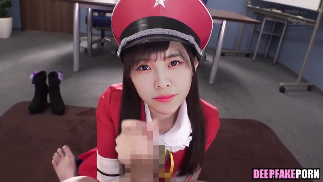 Babe in strict uniform making amazing handjob / fakeapp Liyuu (黎狱 真假)