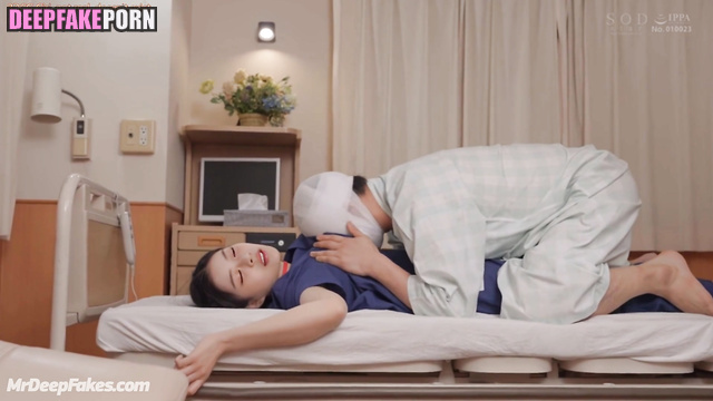 Indecent sex scenes in the hospital with shy Hanni (ニュージーンズ 本物の偽物)