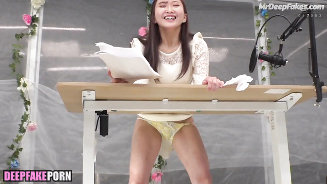 市ノ瀬 加那 セレブのセックス skinny Kana Ichinose peeing right in the panties - A.I.