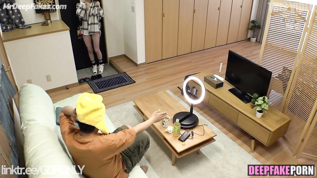 She is so happy to take your cock in hands (김소희 앨리스) Sohee pov face swap