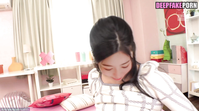 Stepbrother licked her sweet pussy / アイズワン 本物の偽物 face swap with Minju [PREMIUM]