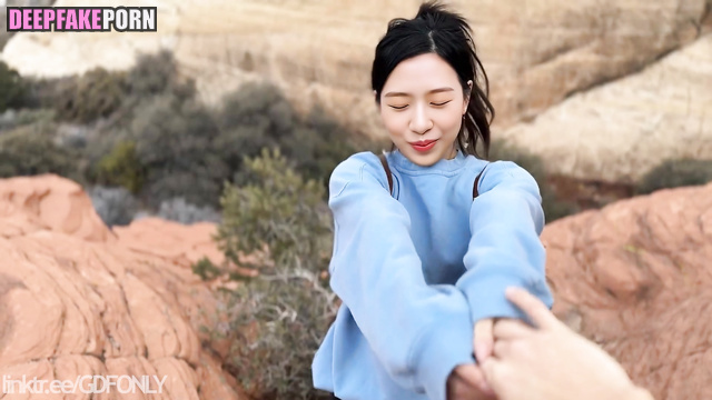 Blowjob in the middle of the desert, hot Yujin (アイズワン 本物の偽物) fakeapp [PREMIUM]