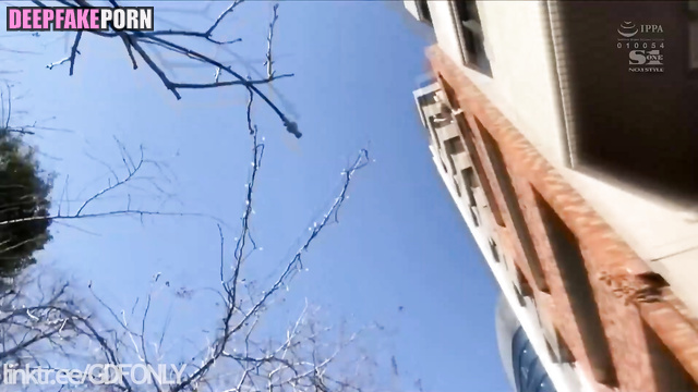 Stranger sucked Yujin after friendly walk / アイズワン セックステープ [PREMIUM]