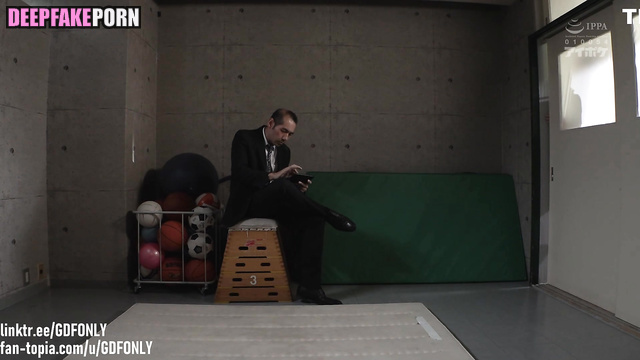 Business man asked her for a footjob (백지헌 프로미스나인) Jiheon pov fakeapp [PREMIUM]