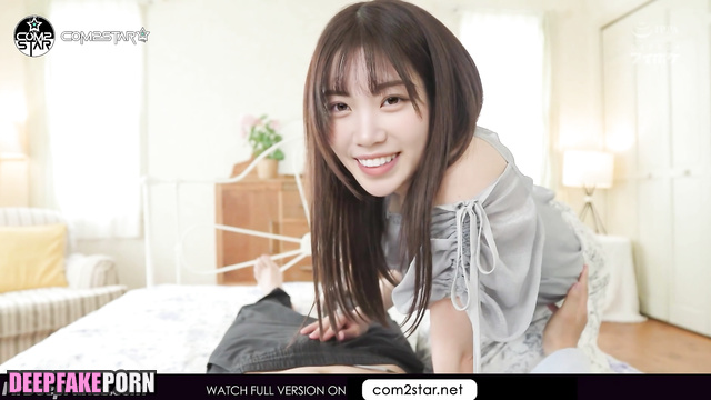 アイズワン セックスシーン pretty virgin Chaewon playing with your cock - real fake