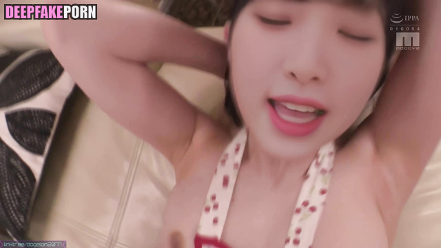 Slutty housewife sucking cock her neighbor (アイズワン 本物の偽物) fake Yena [PREMIUM]