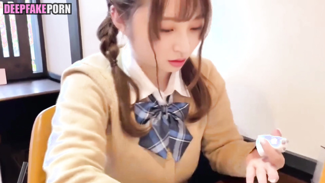 Asian schoolgirl adores to feel something big in mouth, Lin Xiang 林襄 换脸 ai