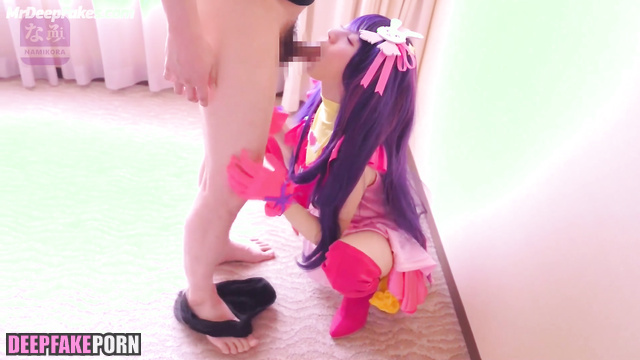 Nogizaka46 日本人 Japanese girl Saito Asuka 齋藤 飛鳥 plays in sexy costume