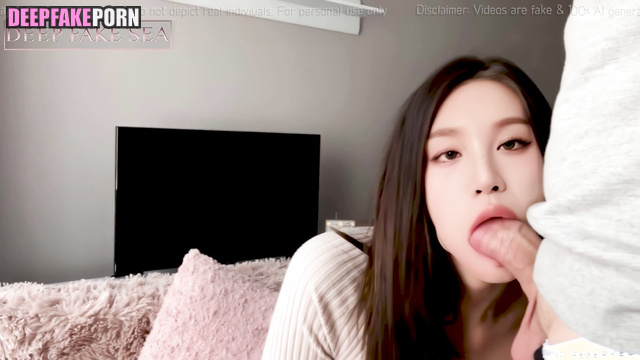 Brunette made a blowjob after fast doggystyle 송우기 연예인 섹스 Yuqi real fake