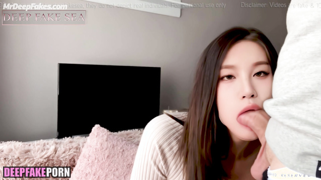 Brunette made a blowjob after fast doggystyle 송우기 연예인 섹스 Yuqi real fake