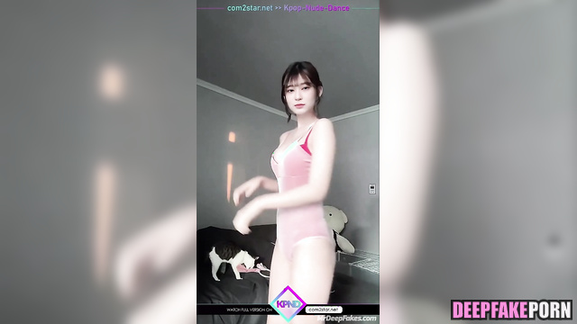 Babe with perfect body dressed up in a bunny suit [アイズワン 本物の偽物] ai Minju