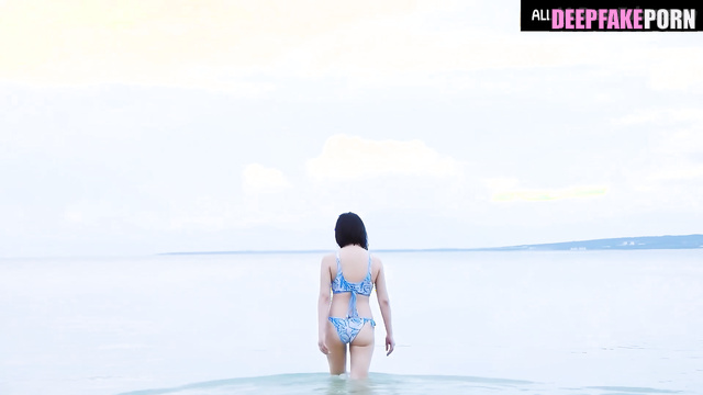 She wants you to fuck her in the ocean / アイズワン 本物の偽物 Chaewon solo fakeapp