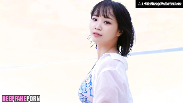 She wants you to fuck her in the ocean / アイズワン 本物の偽物 Chaewon solo fakeapp