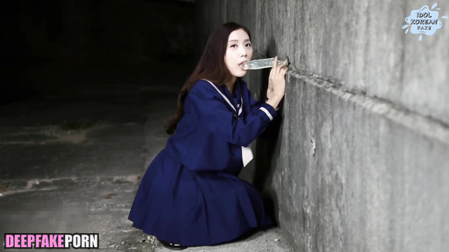 지수 블랙핑크 fake Jisoo sucking a dildo glued to the wall