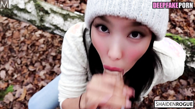 Sex scene with Nayeon playing with cum in park トゥワイス TWICE セックスシーン [PREMIUM]